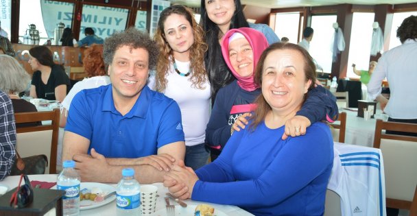 12.yılı boğazda kutladı