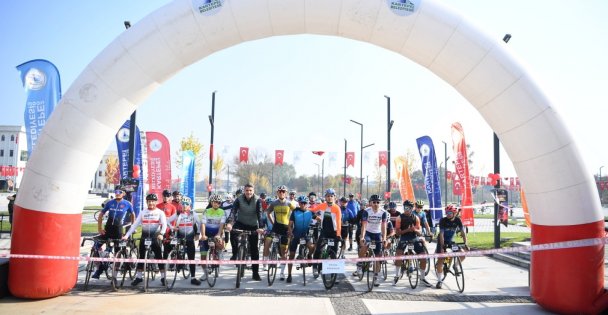 214 BİSİKLETÇİ KARTEPE'YE TIRMANDI  KARTEPE'DE MUHTEŞEM BİSİKLET YARIŞI