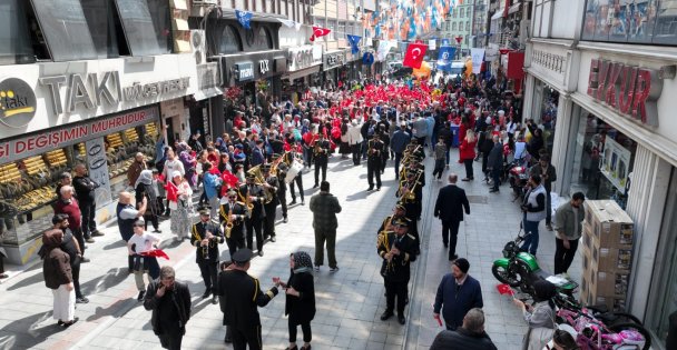 23 Nisan coşkusu Gebze'den başladı