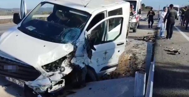 2 araç çarpıştı: 2 yaralı