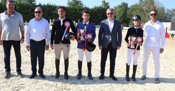 2 Yılda 17 Bin Çocuğa Ücretsiz At Biniş Eğitimleri Verildi