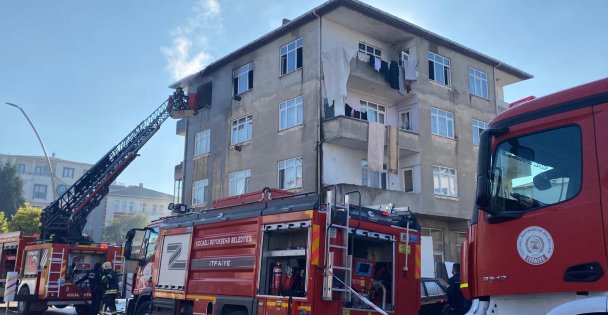 4 katlı binada yangın paniği