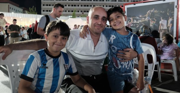 7'den 77'ye demokrasi aşkı