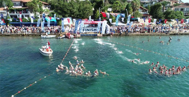 Açıksu Yüzme Şampiyonası çok renkli geçti