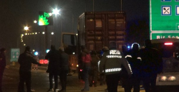 Aksiyon Filmlerini Aratmayan Rehine Krizi: Tır Şoförünü Rehin Aldı, O Anları Canlı Paylaştı