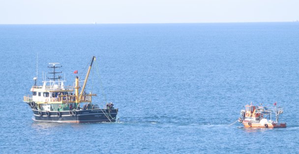 Alabora olan tekne bulunduğu yerden çıkarıldı