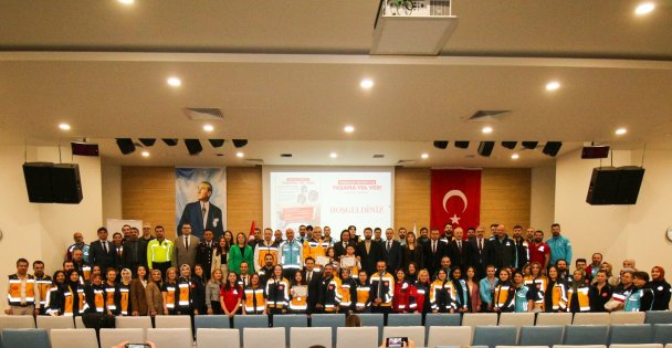 Ambulansa yol vermeyen 9 bin sürücüye toplam 57 milyon 879 bin TL idari para cezası