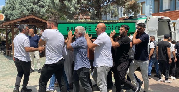 Amcaları tarafından öldürülen 2 kardeş defnedildi