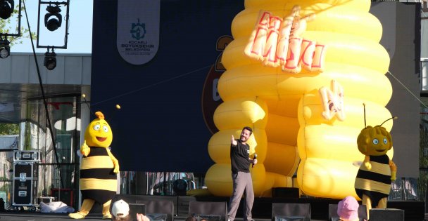 'Arı Maya” Kocaelili minikler için sahnede