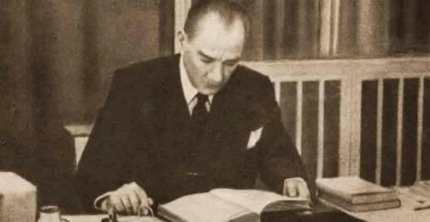 ATATÜRK'Ü DÜNYAYA TANITAN FOTOĞRAF İZMİT'TE ÇEKİLDİ