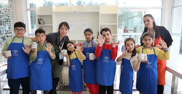 Atölye Etkinlikleriyle Acılarını Bir Nebze de Olsa Unutuyorlar