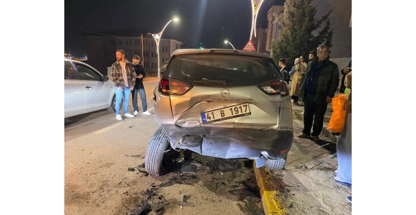 Babasının arabasını kaçıran çocuk mahalleyi savaş alanına çevirdi