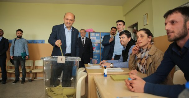 Bakan Işık oyunu Kocaeli'de kullandı