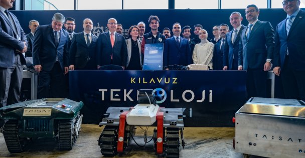 Bakan Kacır'dan Kocaeli'nin teknoloji takımlarına övgü