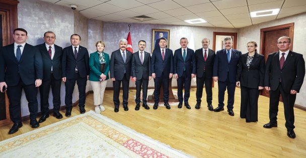 Bakan Tunç'tan Büyükakın'a ziyaret