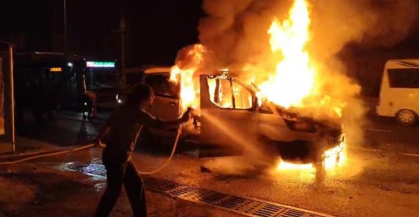 Balık yüklü araç alev topuna döndü