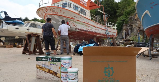 Balıkçılar, Büyükşehir Desteğiyle Teknelerini Hazırlıyor