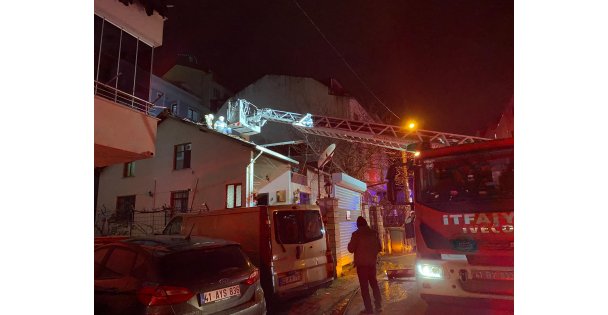 Balkonda mangal keyfi yangınla bitti