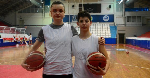 Başarılı Basketbolcu Hatay'dan Bahsederken Gözyaşlarını Tutamadı: 