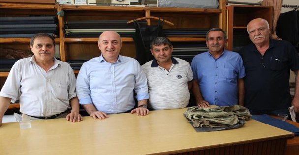 Başkan Bıyık esnafın yanında