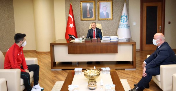 Başkan Büyükakın, ‘'Eray ile gurur duyuyoruz''