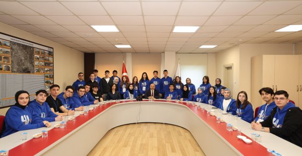 BAŞKAN BÜYÜKGÖZ 41 GENÇ'İ AĞIRLADI