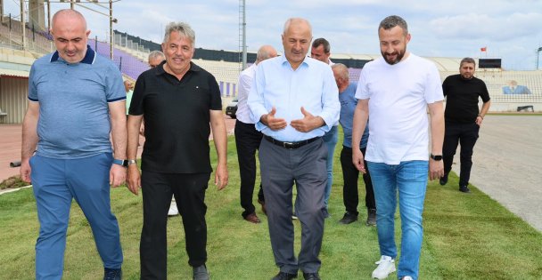 Başkan Büyükgöz Alaettin Kurt Stadyumu'nda Çalışmaları Yerinde İnceledi