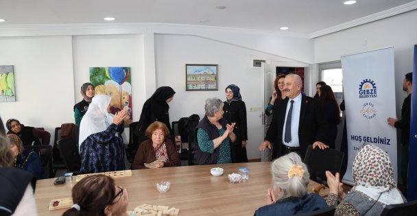 Başkan Büyükgöz, Barış Mahallesi'nde Huzurevi Sakinleriyle Bir Araya Geldi