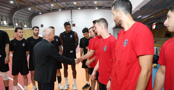 Başkan Büyükgöz, Gebze Belediyesi Voleybol Takımıyla Bir Araya Geldi