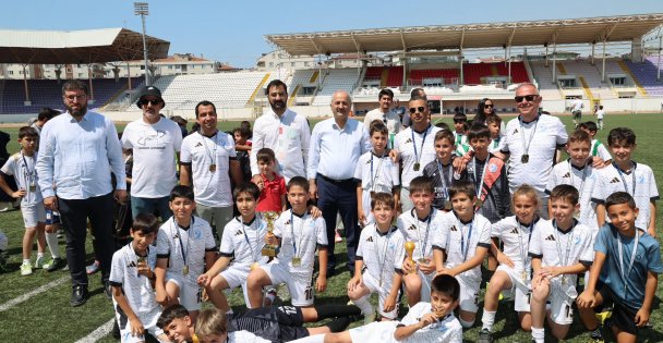 Başkan Büyükgöz Minik Sporcuları Yalnız Bırakmadı