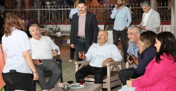 Başkan Büyükgöz Mollafenarili Vatandaşlarla Çay Sohbetinde Buluştu