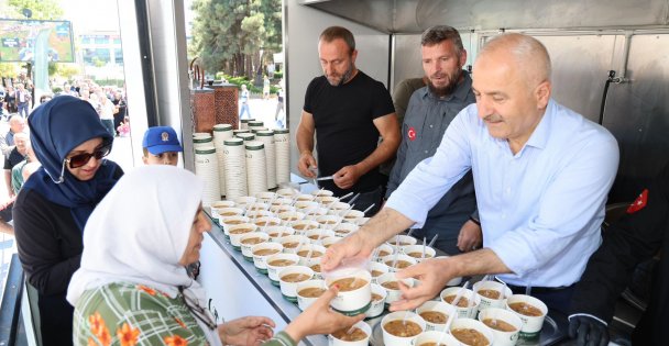 Başkan Büyükgöz'den Aşure İkramı