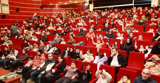 Başkan Büyükgöz'den Minik Sinemaseverlere Sürpriz
