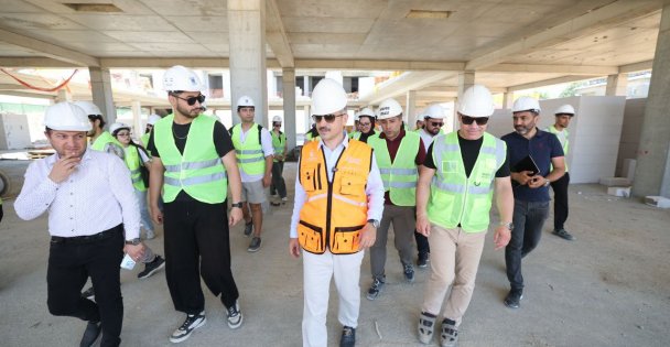 Başkan Çiftçi, geleceğin mühendislerine spor lisesini anlattı