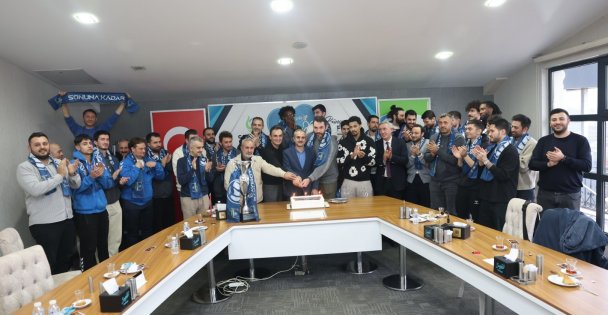 Başkan Çiftçi, şampiyon kadroyla bir araya geldi