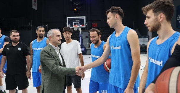 Başkan Çiftçi'den, basketbol takımına sezon öncesi ziyaret