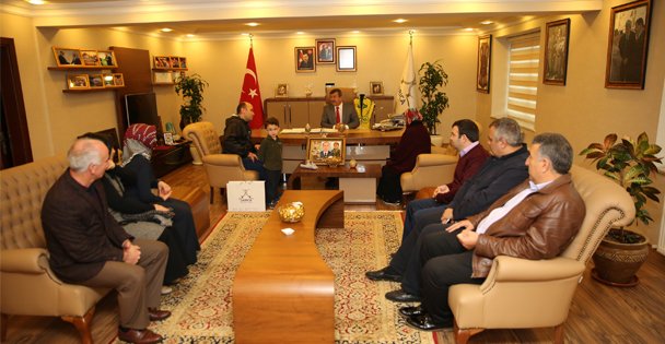 Başkan Karabacak Şehit Annesini Ağırladı