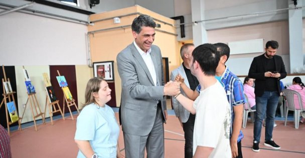 Başkan kocaman, özel çocukların hayır panayırında