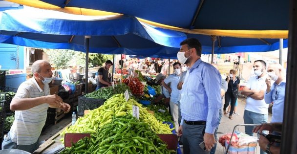 Başkan Kocaman pazara çıktı