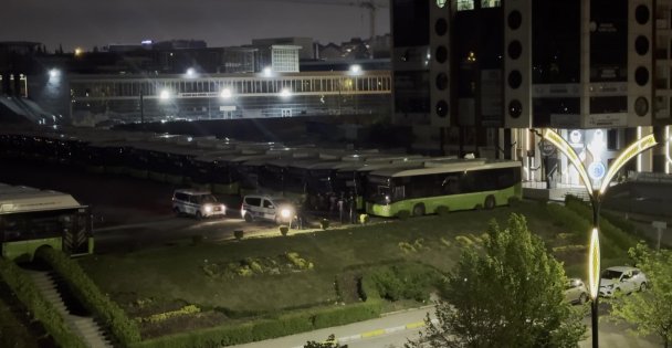 Belediyeye ait otobüsü çalmaya çalışan hırsızlar suçüstü yakalandı