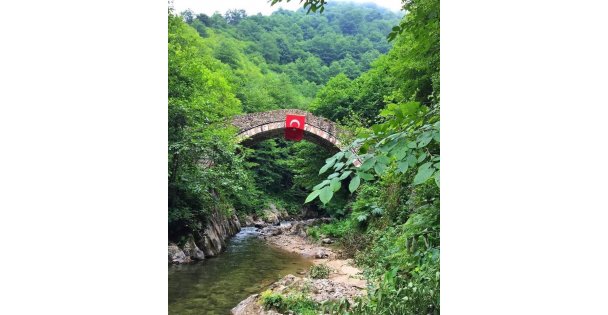 Belgesel Tadında 2000 Yıllık Tarihi Köprüde Devri Alem