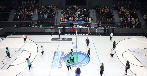 Bilgievi kursiyerleri, voleybol maçında hünerlerini konuşturdu