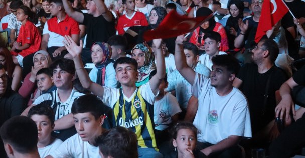 Binlerce Kocaelili Milli Takım İçin Tek Yürek Oldu.