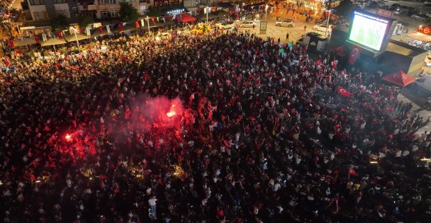Binlerce Kocaelili Tek Yürek Oldu, Gol Sevinci Görülmeye Değerdi
