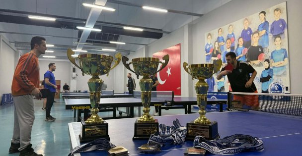 ‘Birimler Arası Spor Şenliği'nde heyecan sona erdi;  Büyükşehir'de şampiyonlar belli oldu