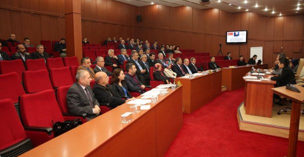 Borç yiğidin kamçısıdır!