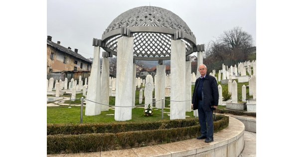 BOSNA SAVAŞI ŞEHİTLERİ MÜZESİ VE ALİYA İZZETBEGOVİÇ'İN ANIT MEZARINDAN CANLI YAYIN