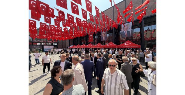 Bu bayramda gelenek bozulmadı: Kocaeli, 41. kez kucaklaştı