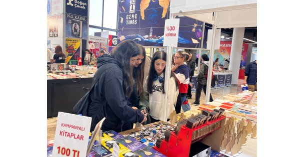 Bu fuarda alışveriş kitaplarla sınırlı kalmadı