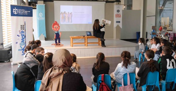 Bu sergide Türkçe'nin zenginlikleri anlatılıyor